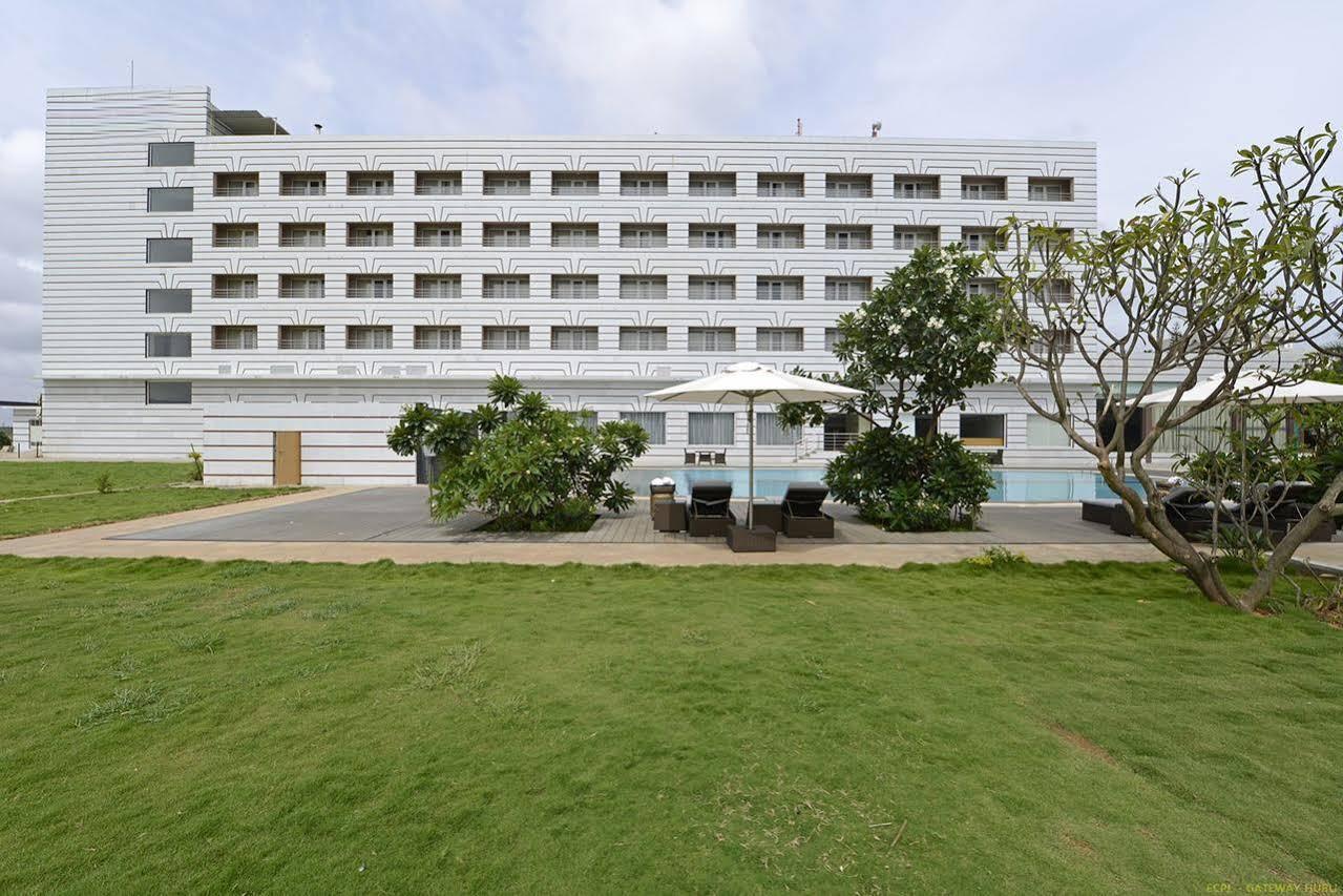 Hotel Naveen Lakeside Хубли Экстерьер фото