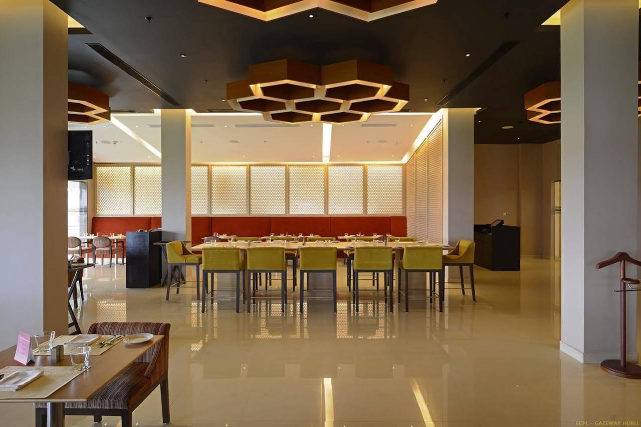 Hotel Naveen Lakeside Хубли Экстерьер фото
